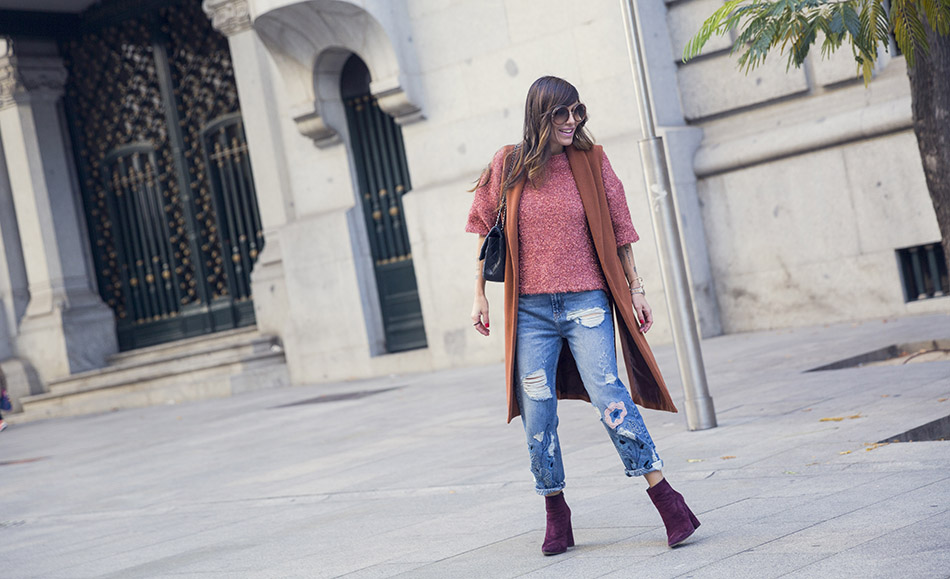 street-style-pura-lopez-boots-chloe-sunglasses-denim-jeans-13