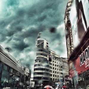 Madrid nublado y lluvioso. Gran Vía. Plaza de Callao