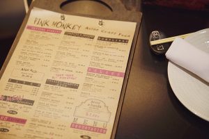 carta restaurante de cocina fusión pink monkey